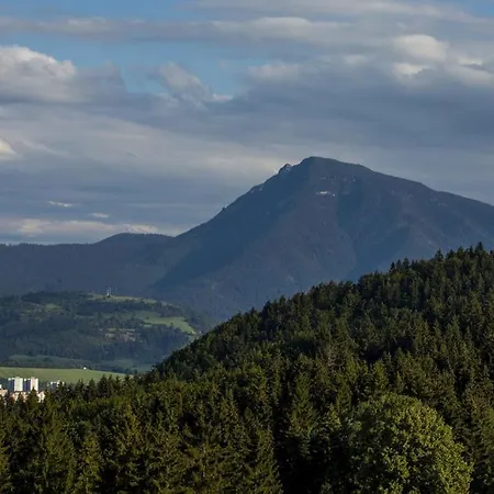 Kubínska 33 * Dolny Kubin